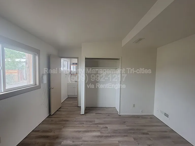 1101 W Margaret St #1115-B — Photo 4