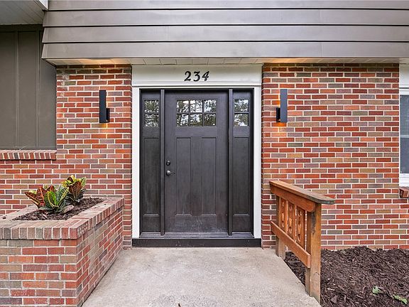 5th image of 234 Rhea Cres