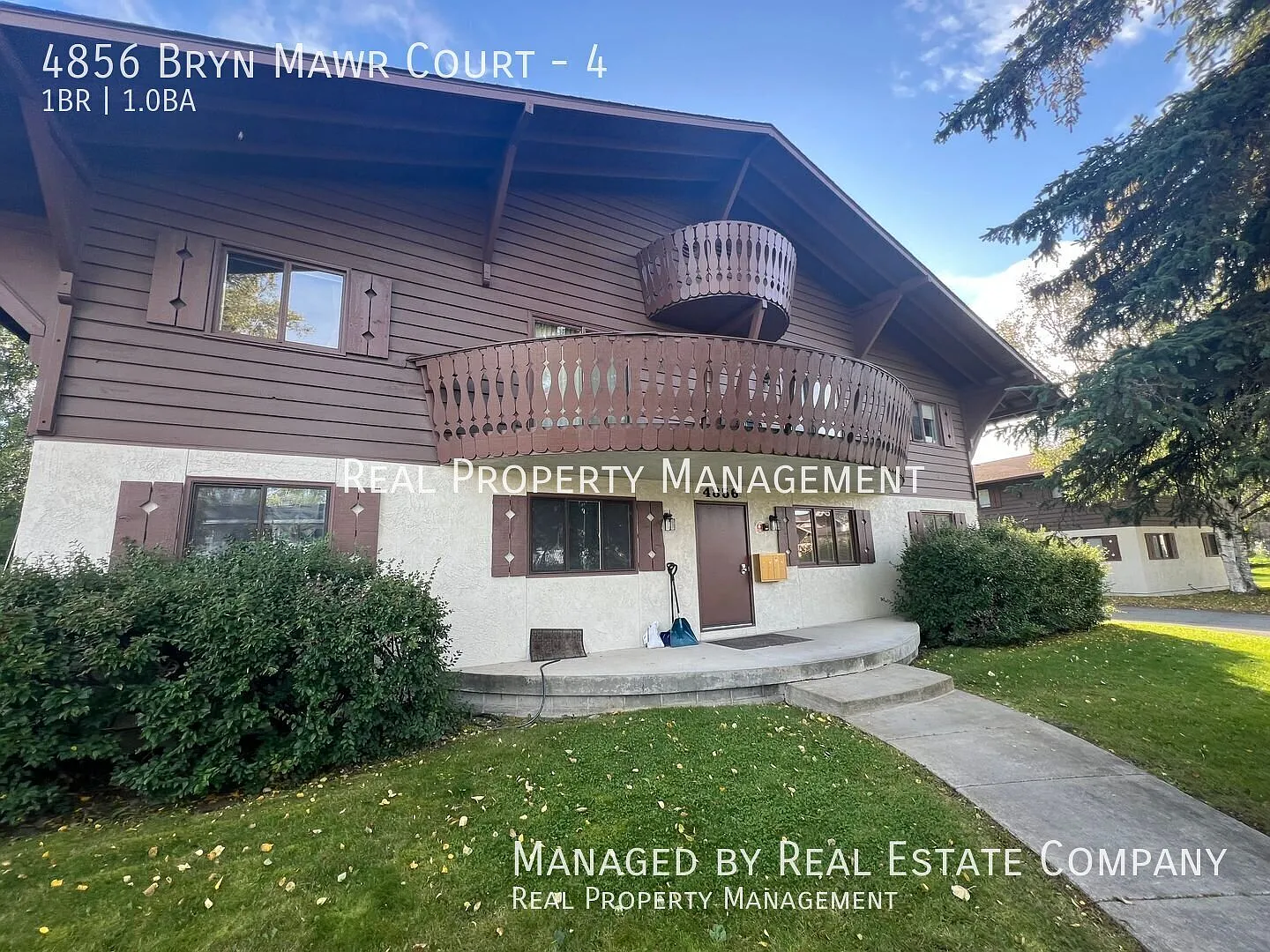 Over sized One Bedroom 1 Bath Condo! Washer and Dryer included! — Photo 1