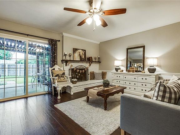 3rd image of 6402 Green Oaks Dr