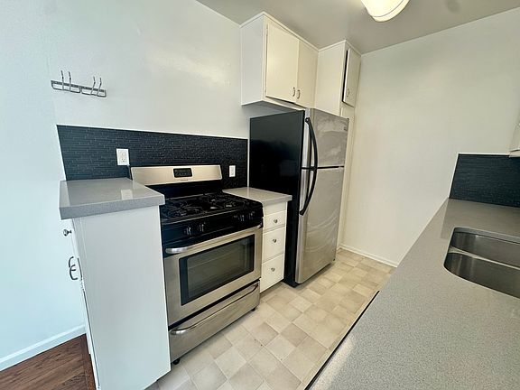 3rd image of 8600 Rugby Dr #4C