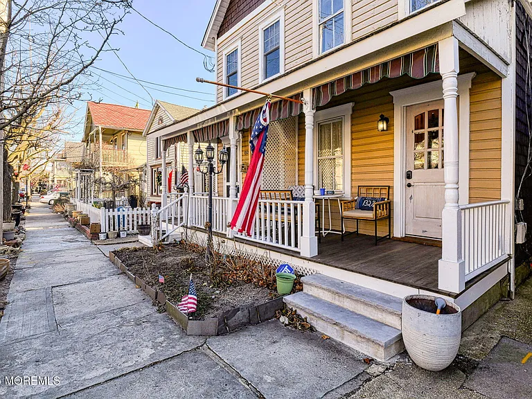 132 1/2 Heck Ave #1 — Photo 3