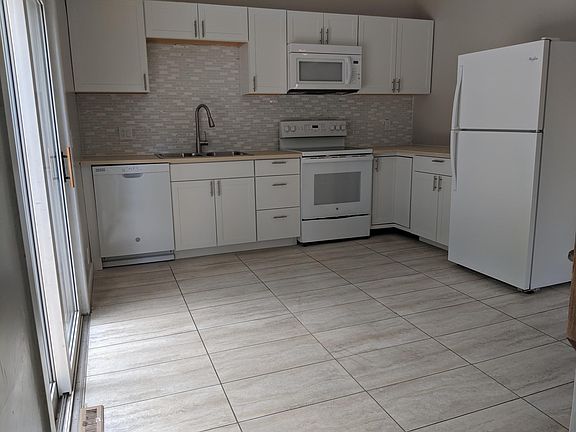 2nd image of 1173 Smithfield Ave