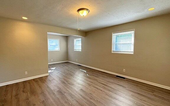 3rd image of 4405 N Audubon Rd