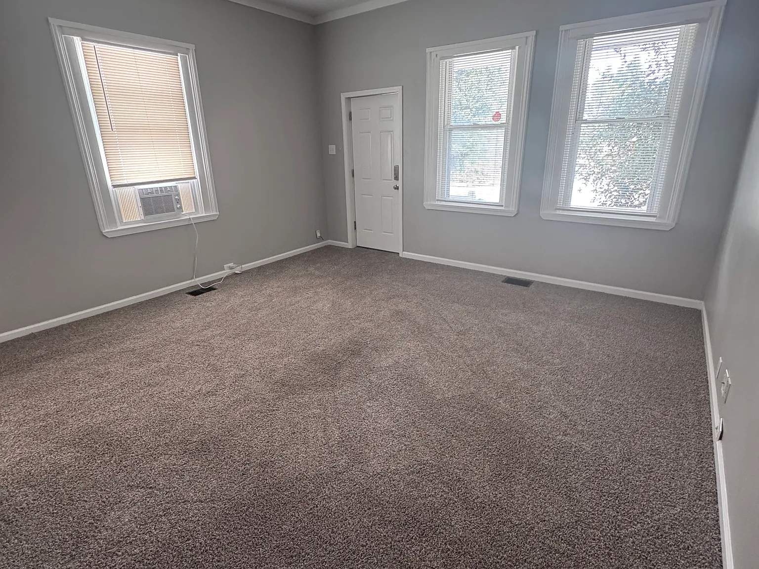 2 bed, 960 sqft, $1,250 — Photo 2