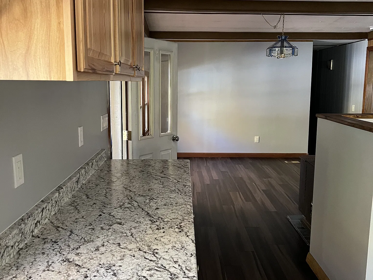 3 bed, 1250 sqft, $2,300 — Photo 4