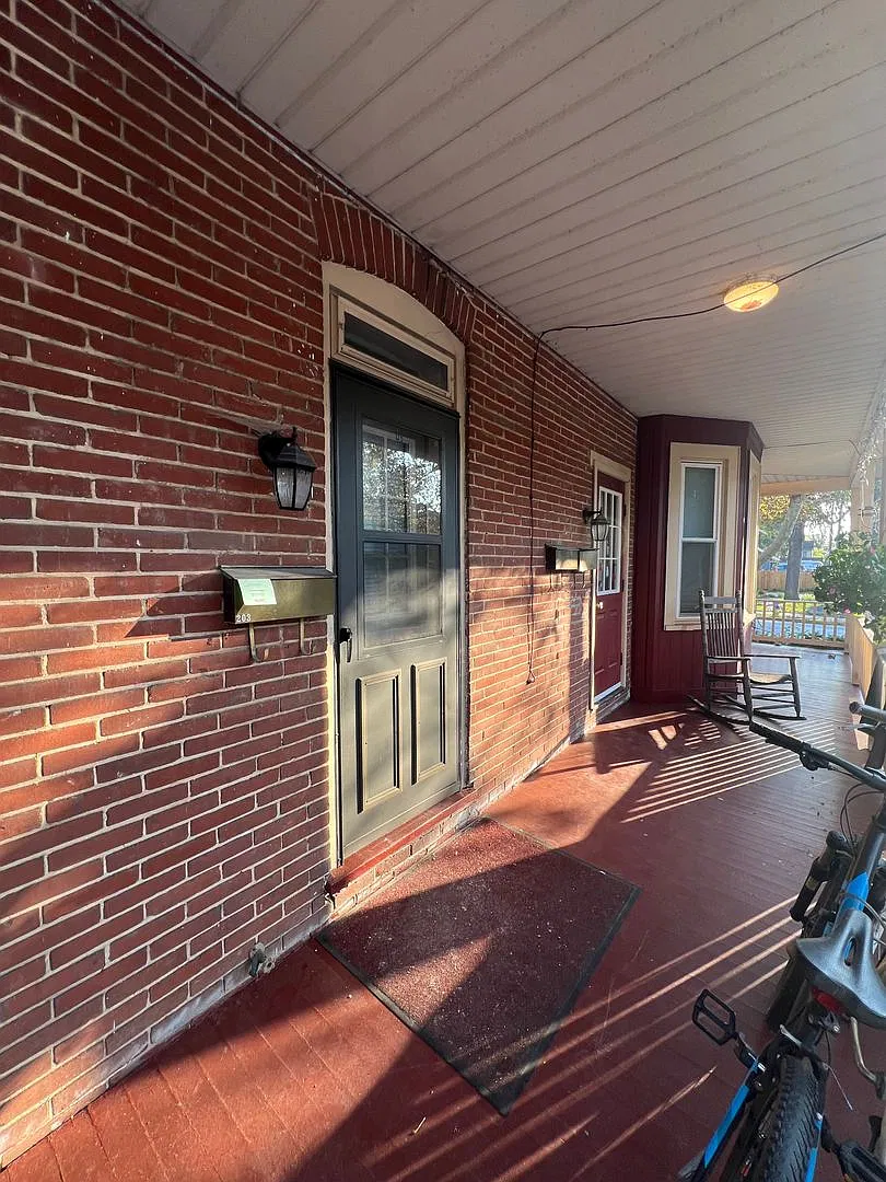 228 S West St — Photo 1
