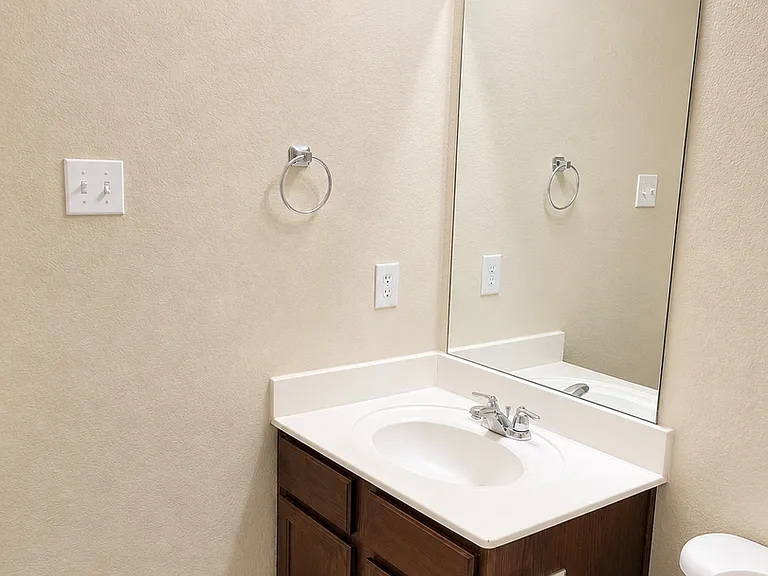 1921 Nightingale Dr — Photo 17