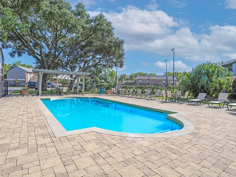 Magnolia Apartments — Photo 35
