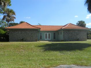 536 Tall Pines Rd, Haverhill, FL 33415