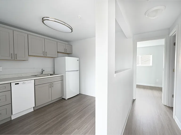 12520 SE Stark St #1 — Photo 8