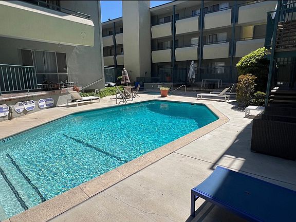 5th image of 5925 Canterbury Dr #303