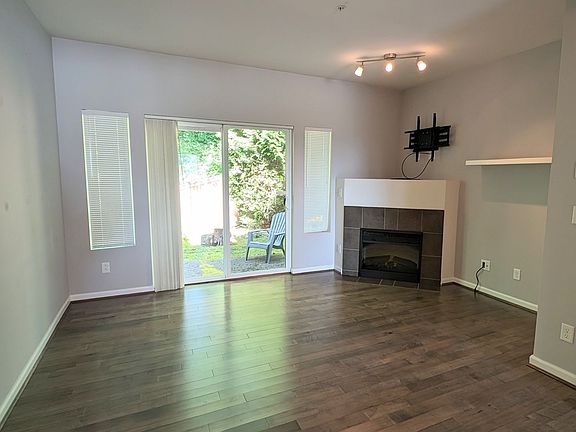 3rd image of 15720 Manor Way APT I5