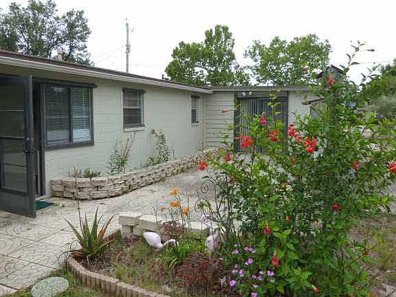 4th image of 3219 Princeton Dr