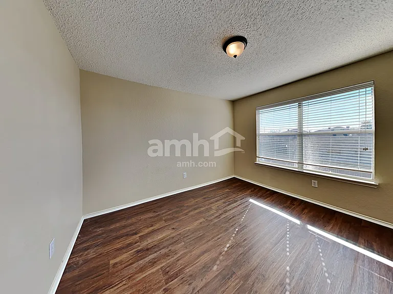 1706 Santa Fe Trl — Photo 16