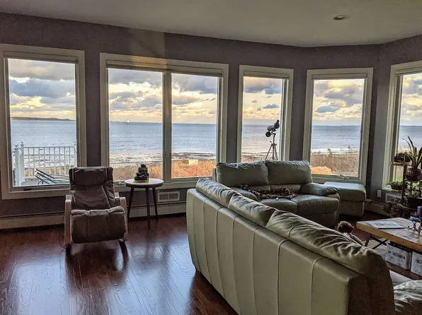 23 Lighthouse Dr, South Amboy, NJ 08879