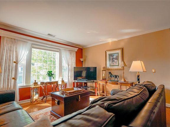 5th image of 600 N Broadway #2C
