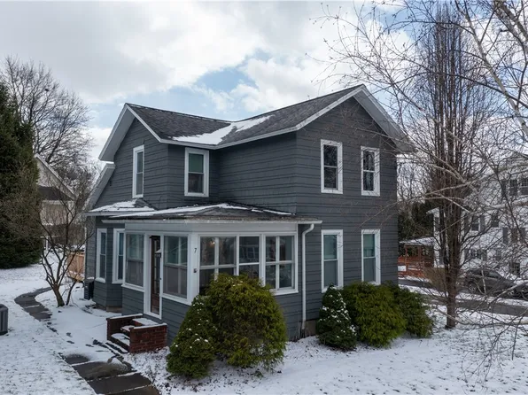 7 Terrace Pl, Shortsville, NY 14548