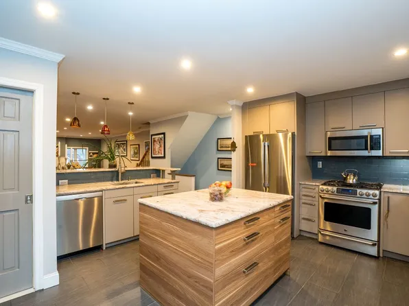 3056 Independence Avenue image 10 of 40