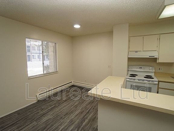 4th image of 2225 S Jasmine St Unit 116