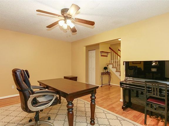 5th image of 2200 Monsarat Ln