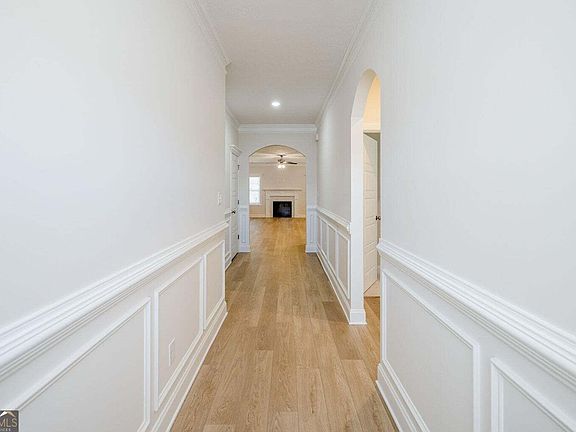 4th image of 1085 W Berkley Ct