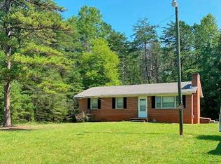 1728 Dixie Hill Rd, Dillwyn, VA 23936