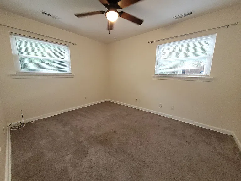 1012 Oaklawn Ave — Photo 14