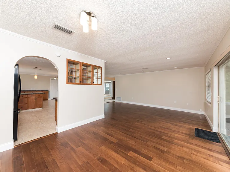 3222 Nottingham Ln — Photo 6