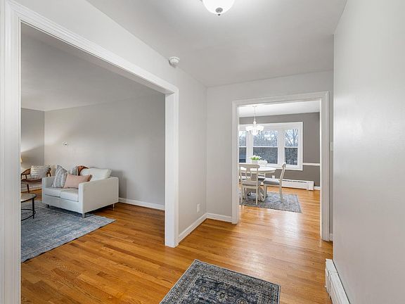 5th image of 2428 Mimosa Dr
