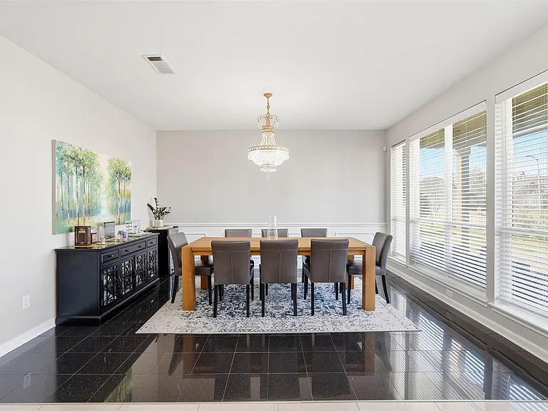 7927 Wolfield Ln — Photo 3