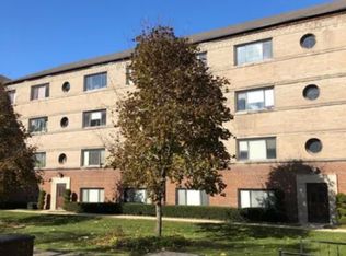 2212 W Farwell Ave #1, Chicago, IL 60645