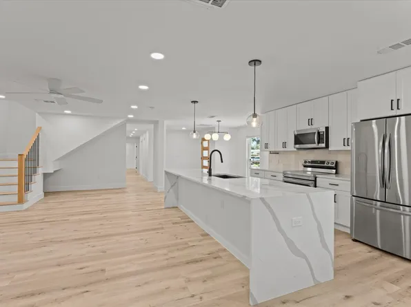 15655 Regal Hill Cir, Dallas, TX 75248