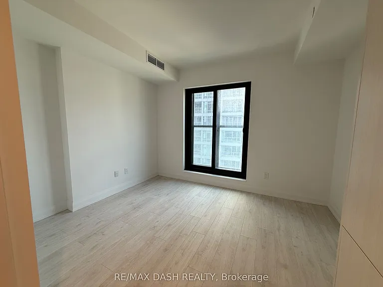 20 Soudan Ave #1501 — Photo 9