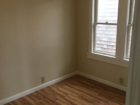 2nd image of 314 Caledonia St #B