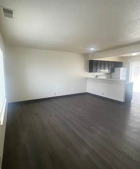 Willow Springs Apartments — Photo 29
