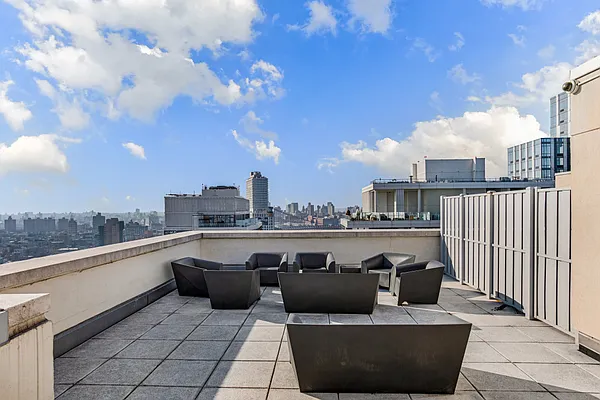 Rented by Compass | media 12