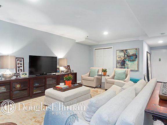 3rd image of 239 W 135th St #1B