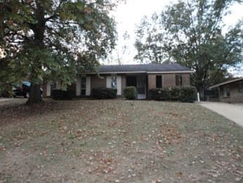 1st image of 605 Glade Park Dr