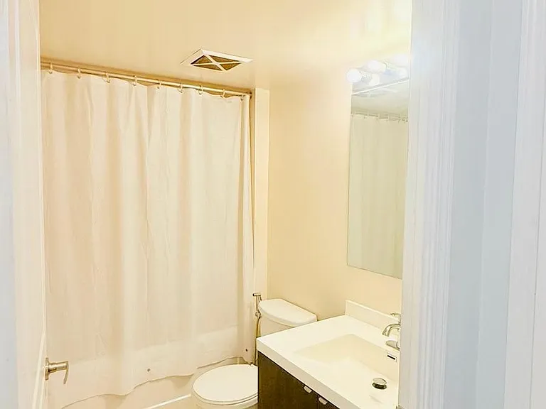 352 Front St W #906 — Photo 6