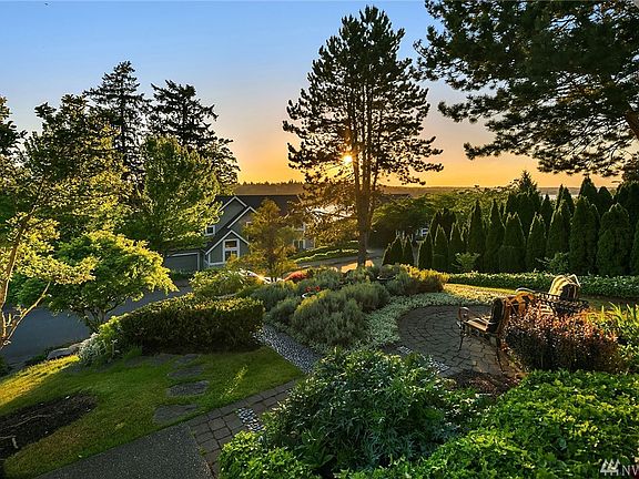 2nd image of 1622 204th Ave NE