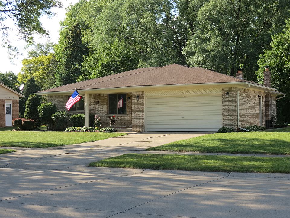 2nd image of 1773 Carr Dr