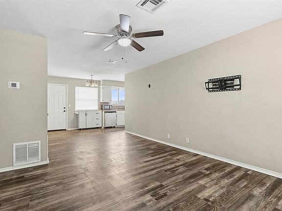 3rd image of 1404 Prospect Dr