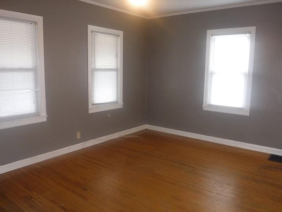 4th image of 516 E Parkland Ave