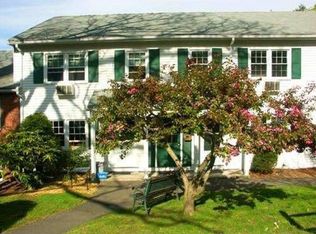 153 Round Hill Rd, Northampton, MA 01060