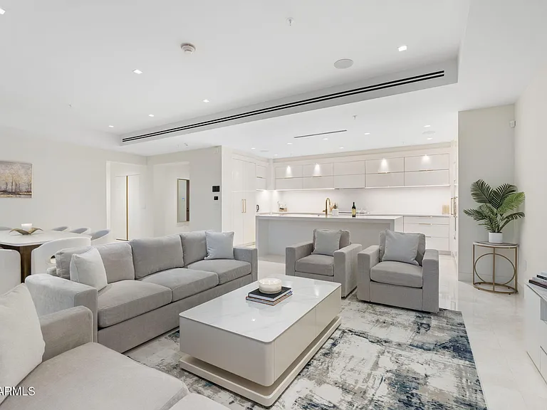 6587 N Palmeraie Blvd #2015 — Photo 3