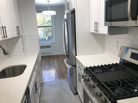 5th image of 14210 Roosevelt Ave APT 325