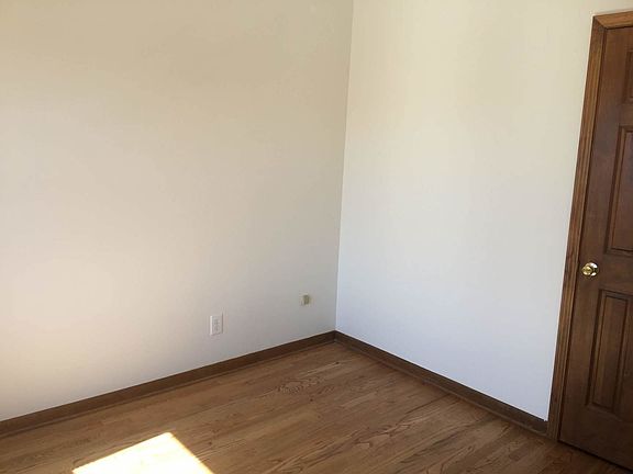 4th image of 5533 N Milwaukee Ave #1