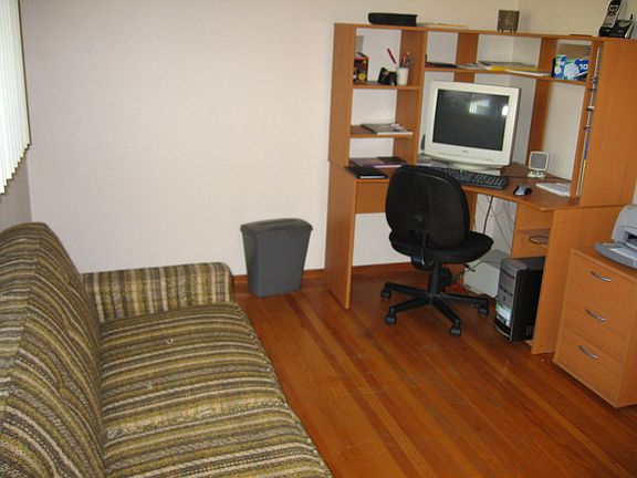 5th image of 337 Hopkins Dr