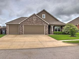 1932 E 133rd Ct, Bixby, OK 74008